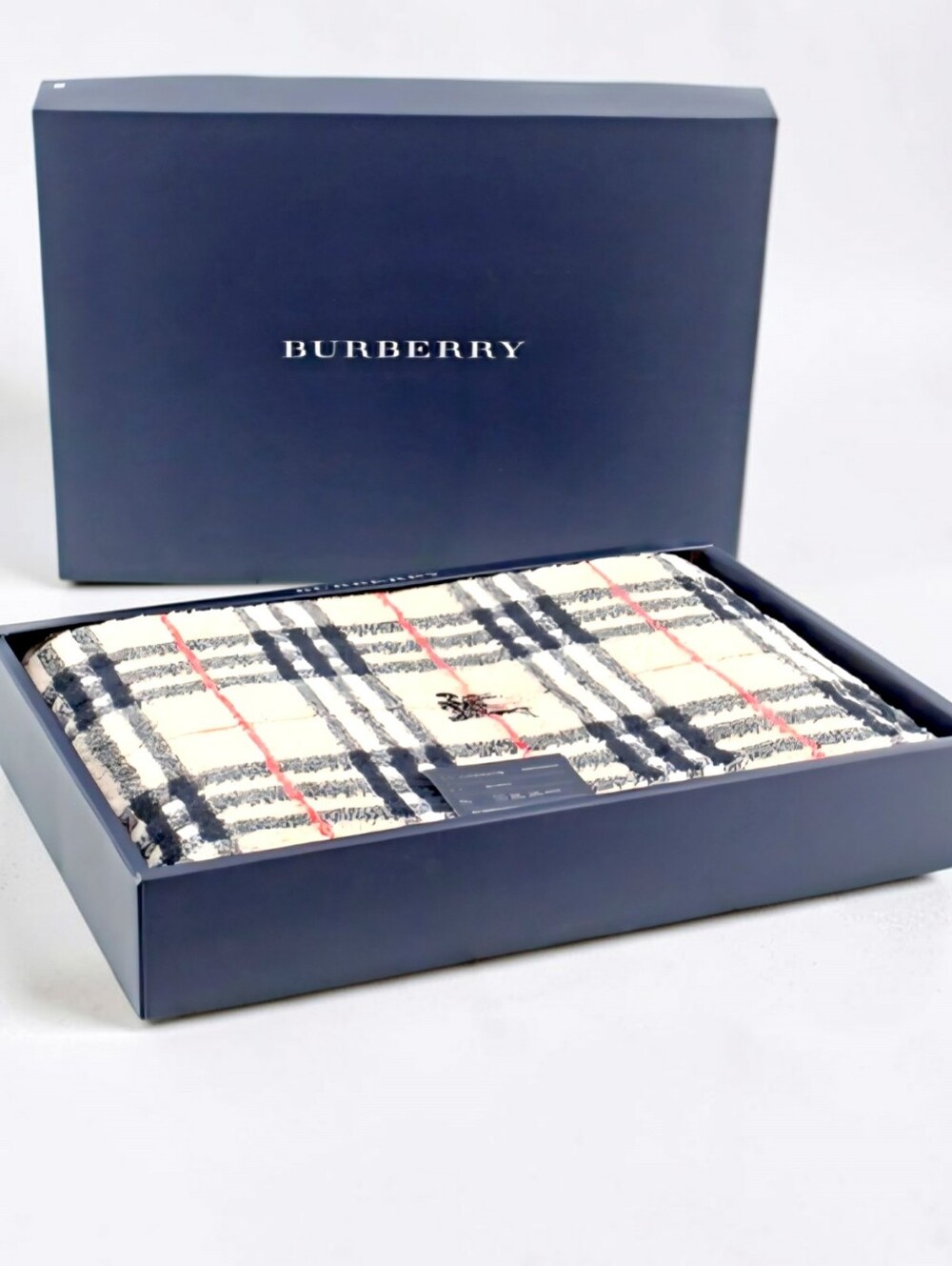 New Burberry Nova Check Towel